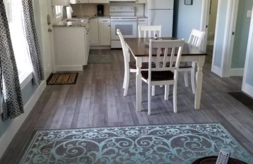 Ludington Cottage | Lakelure Cottages - Bass