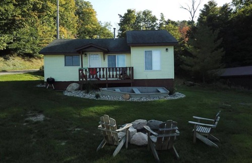 Ludington Cottage | Lakelure Cottages - Bass