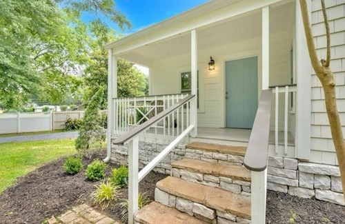 Cartersville House | Lakepoint Landing 2B-2B 3Tvs close to highway I-75 1 king size bed