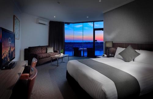 West Lakes Hotel | Lakes Hotel