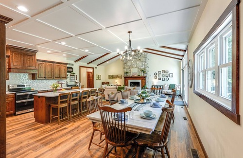 Sandyville Cabin | Lakes, Waterfall, Basketball Court: Family Getaway 5-7 bedrooms