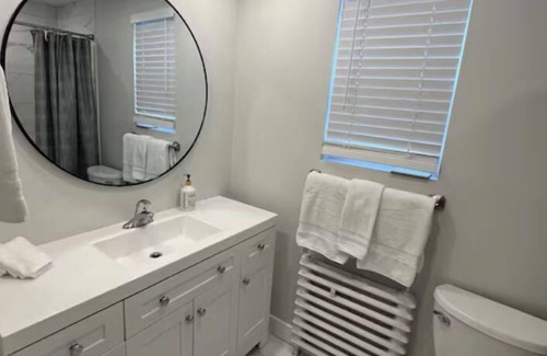 Port Credit Apartment | Lakeshore 2 Bedroom Apartment in Port Credit, Mississauga.
