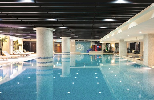 East District Hotel | Lakeshore Hotel