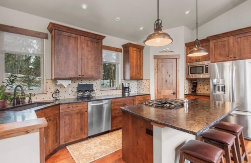 Lakeshore House | Lakeshore Lodge Summa