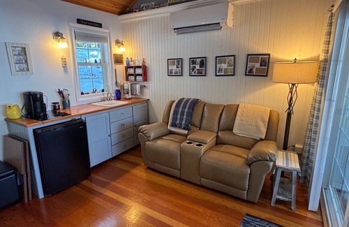Franklin Cabin | Lakeside Bungalow with Sandy Beach!