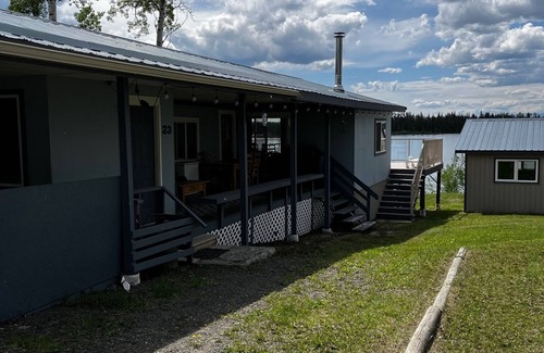 70 Mile House Cabin | Lakeside Cabin Retreat - Green Lake