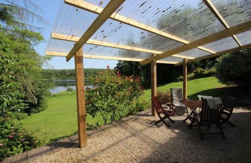 Milltown House | LAKESIDE COTTAGE - Familiy, Golfing & Fishing