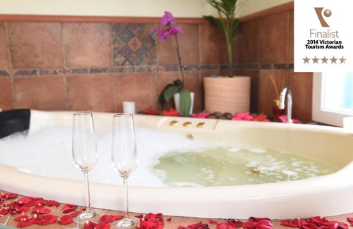 Kilsyth South Bed & Breakfast | Lakeside Cottage Luxury B&B