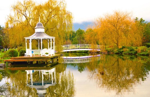 Kilsyth South Bed & Breakfast | Lakeside Cottage Luxury B&B