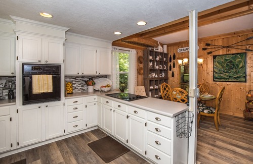 Franklin House | Lakeside Cove Private Lake Trout Fishing & Mountain Views