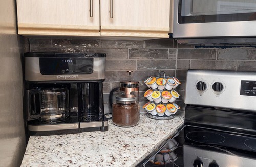 Hollister Condo | Lakeside Escape Luxury 2 bd condo with TRL views
