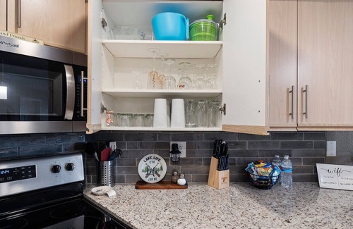Hollister Condo | Lakeside Escape Luxury 2 bd condo with TRL views