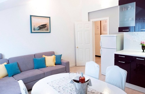 Peracko Blato Villa | Lakeside Escape with Pool