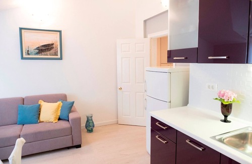 Peracko Blato Villa | Lakeside Escape with Pool