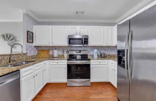 Port Wentworth House | ⭐ Lakeside Family Oasis. 19 minutes to Downtown Savannah! 10 Guest Stay. ⭐
