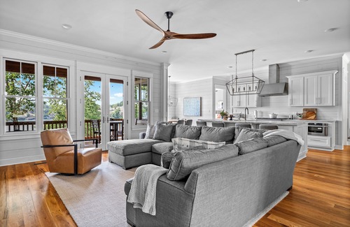 Bremen House | Lakeside Getaway at Chateau Marlowe - the perfect location for a family retreat!