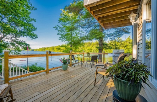 Lyman House | Lakeside Getaway