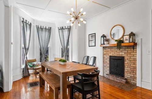 South Haven House | Lakeside Haven - Steps to Beach, Shops AND Dining!