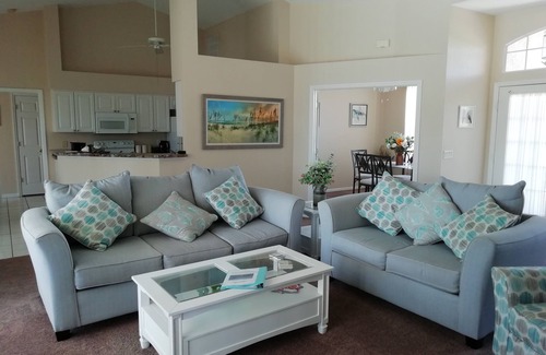 Long Meadow Villa | Lakeside home on golf course - south facing pool & deck - Rotonda West, Florida