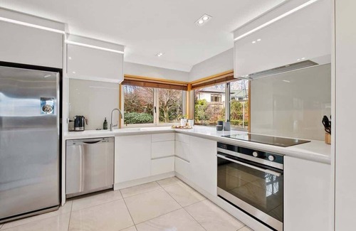 Frankton House | Lakeside Indulgence on Wilmot