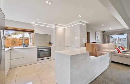 Frankton House | Lakeside Indulgence on Wilmot