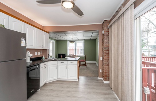 Lakeside Park House | Lakeside Landing – Modern & Chic 3BR Retreat