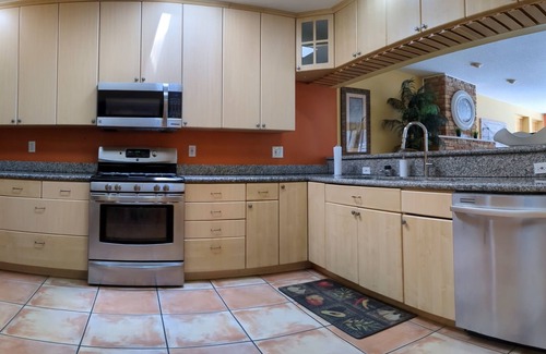 Egypt Lake-Leto House | Lakeside Leisure Gated Estate.nNatural BeautynLocation, LocationnSleeps 12
