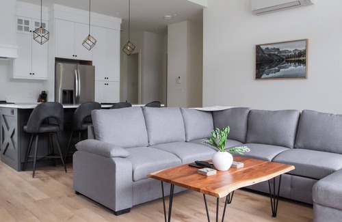 Youbou House | Lakeside Living – New 4 Bedroom Retreat