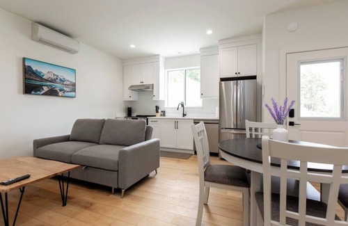 Youbou House | Lakeside Living – New 4 Bedroom Retreat