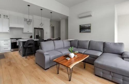 Youbou Apartment | Lakeside Living New 4 Bedroom Retreat