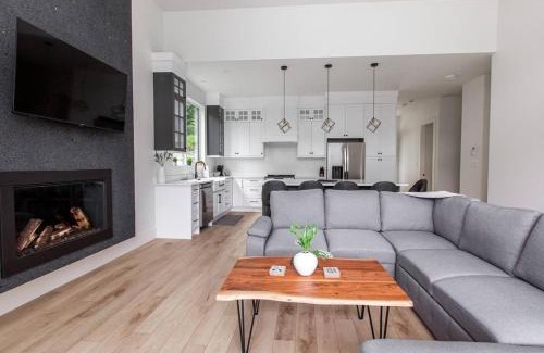 Youbou Apartment | Lakeside Living New 4 Bedroom Retreat