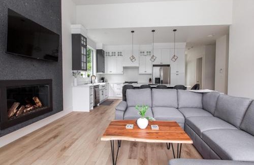 Youbou Apartment | Lakeside Living New 3 Bedroom Retreat