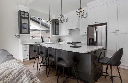 Youbou Apartment | Lakeside Living New 3 Bedroom Retreat