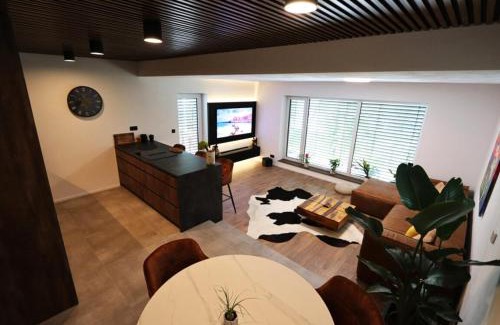 Vrbove Apartment | Lakeside Luxury Apartment Caroline