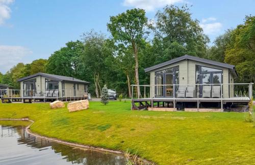 Sturton By Stow Resort | Lakeside Luxury Lodges