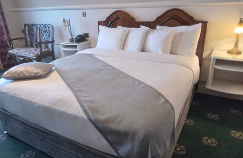 Virginia Hotel | Lakeside Manor Hotel