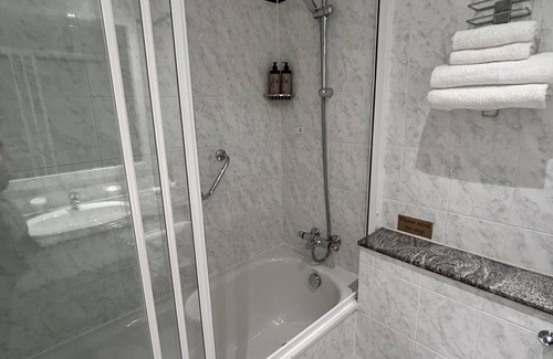 Virginia Hotel | Lakeside Manor Hotel