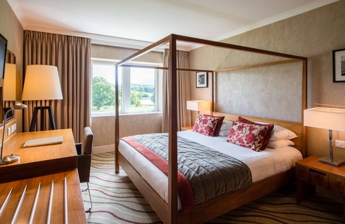 Wootton Bridge Hotel | Lakeside Park Hotel & Spa
