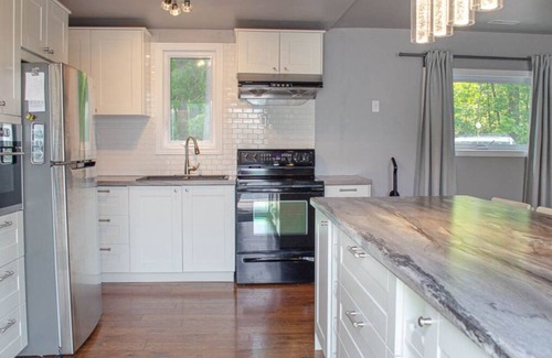 Carlow/Mayo Cottage | Lakeside Perch Cottage-2 beds, 1 bunkie, 1 bath
