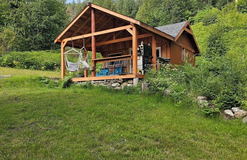 Kaslo Cabin | Lakeside Purcell Cabin at Paradise Hills