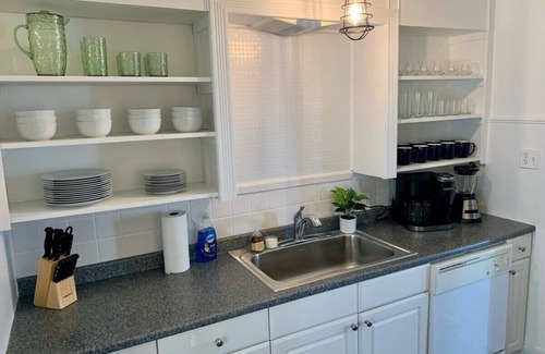 Ashville House | Lakeside Retreat 4BR House |Kayak Adventure!