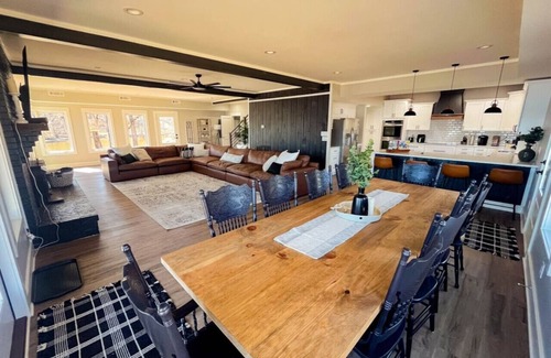 Cedar Bluff House | Lakeside Retreat/Cedar Bluff Weiss Lake Sleeps 18