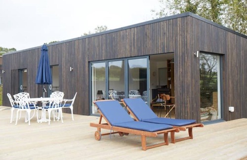 West Down House | Lakeside Retreat & Hot Tub, Woolacombe 3mls