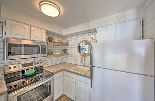 Hayden Lake House | Lakeside Suite · Waterfront Lake Studio with Deck + Beach Access