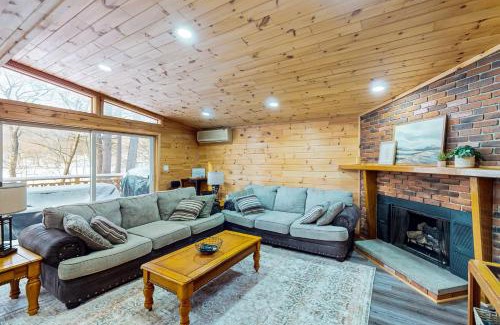 White Haven House | Lakeside Timber Lodge