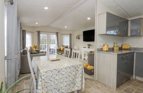 King's Lynn Cottage | Lakeside View
