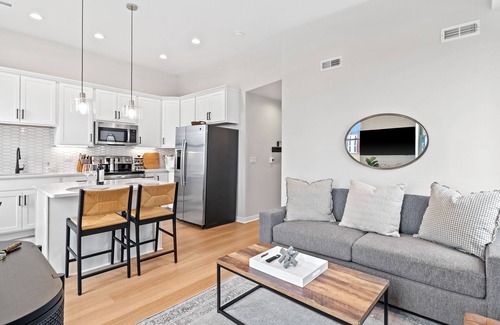 Historic Downtown Racine Apartment | Lakeview Apartment