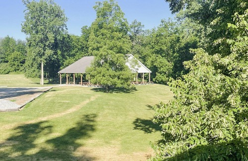Pershing Cabin | Lakeview Cabin B, Geneva Center Woodland Campsites in Rochester Indiana