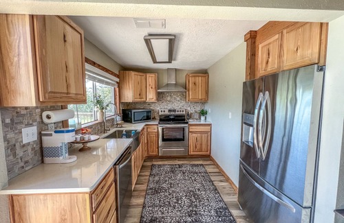 Somerville Cabin | Lakeview Cabin-Lake Access, fire pit, pickle ball, pets ok