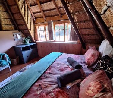 uMngeni Ski Chalet | Lakeview Cottage, Curry's Post - SOLAR POWERED